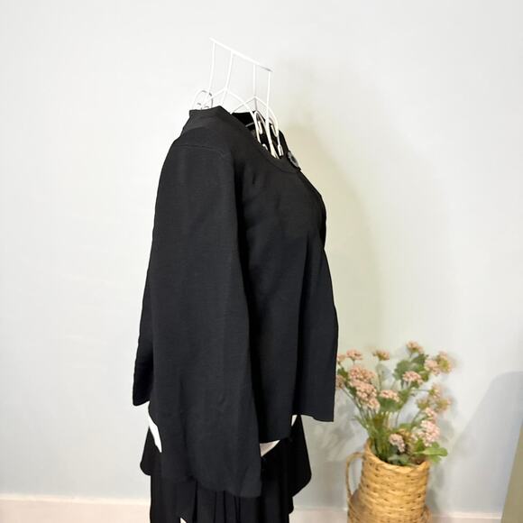 Gorgeous vintage y2k black fitted button-up cardigan with insane bell sleeves - Picture 4 of 6